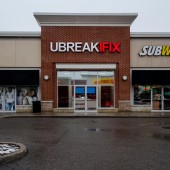 Exterior uBreakiFix Aurora ON